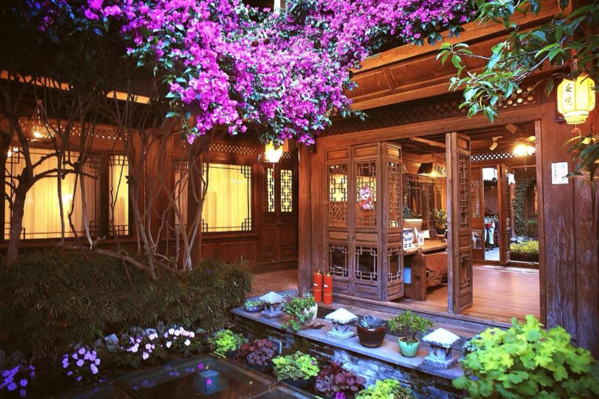 Big Tree Guesthouse - Naxi Old Style Lijiang  Eksteriør bilde