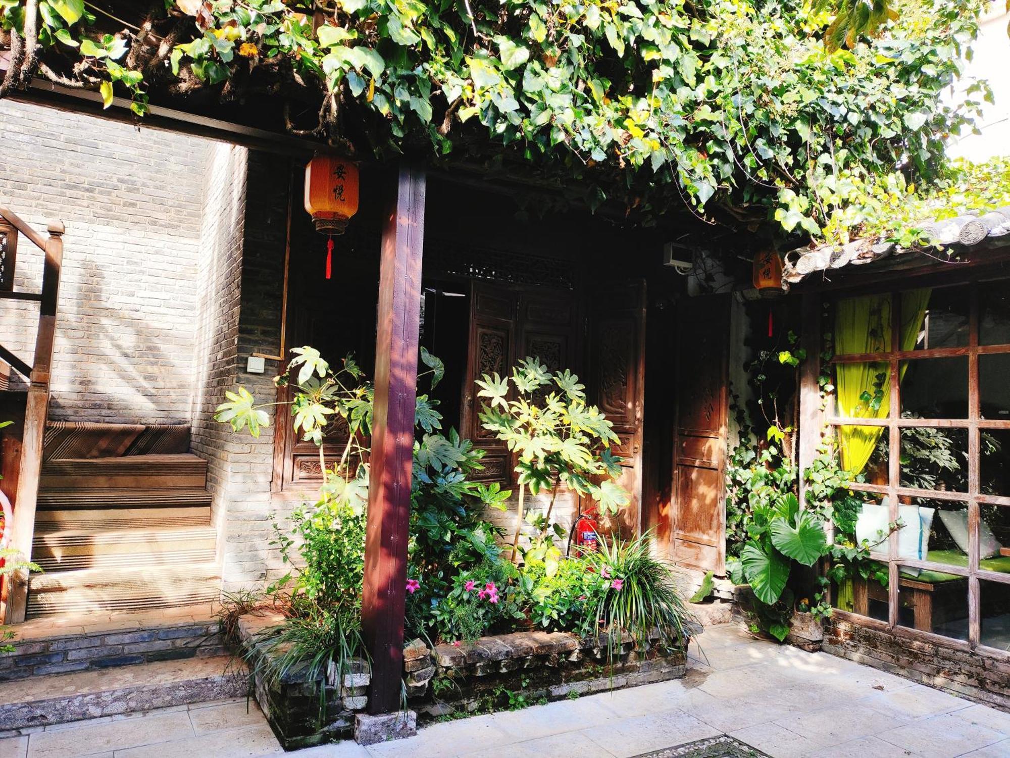 Big Tree Guesthouse - Naxi Old Style Lijiang  Eksteriør bilde