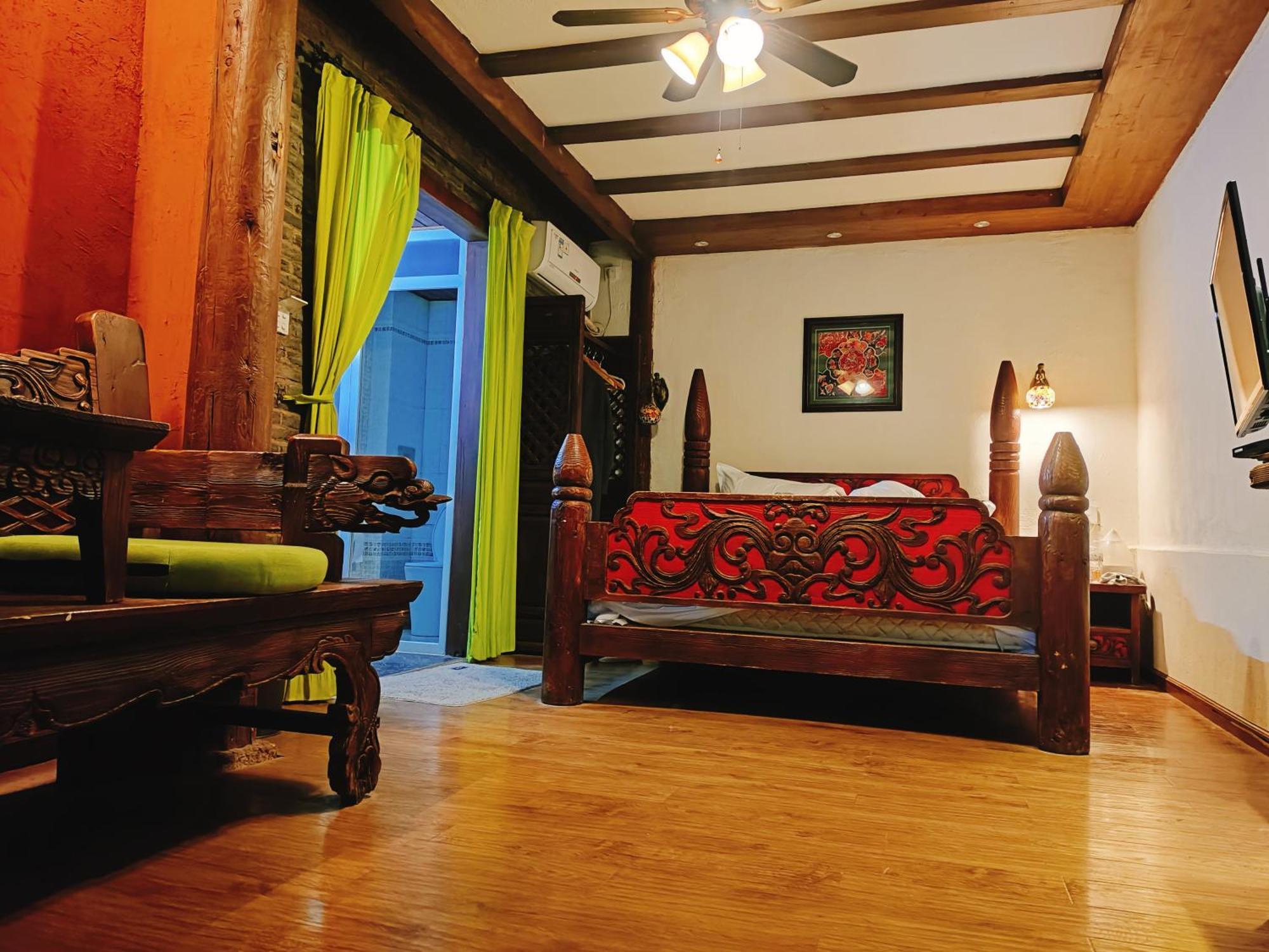 Big Tree Guesthouse - Naxi Old Style Lijiang  Eksteriør bilde