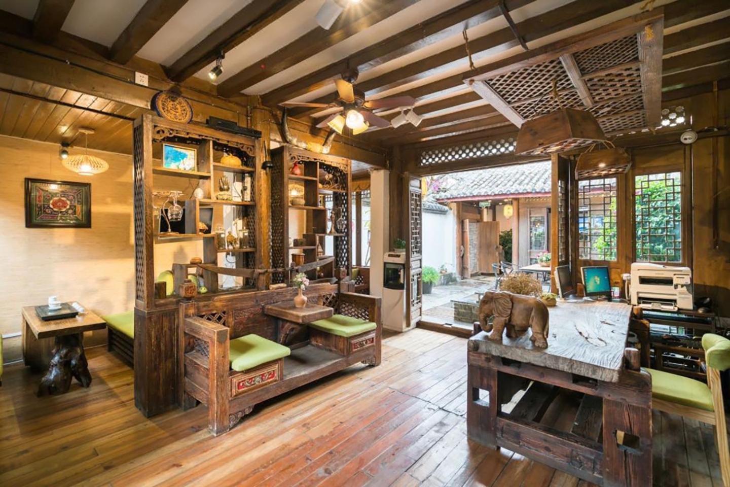 Big Tree Guesthouse - Naxi Old Style Lijiang  Eksteriør bilde