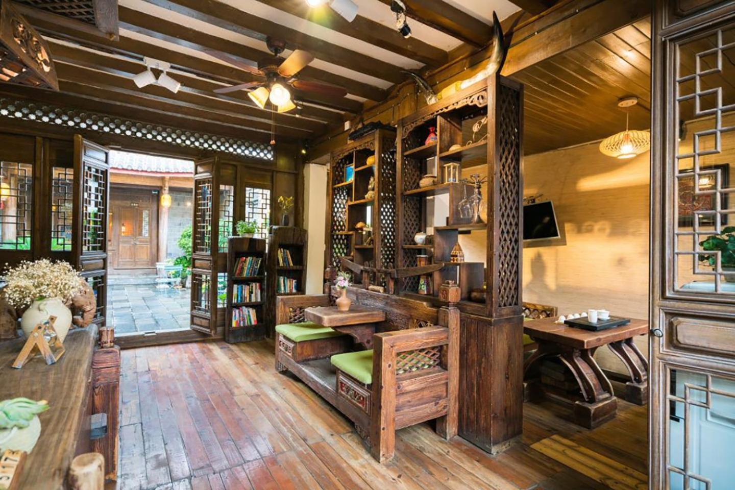 Big Tree Guesthouse - Naxi Old Style Lijiang  Eksteriør bilde